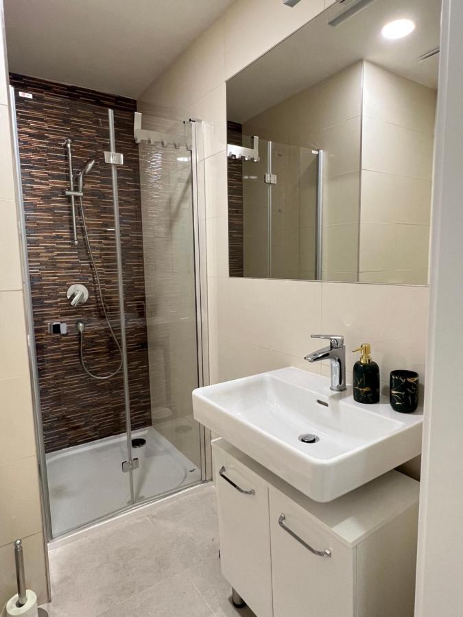 Apartment Helen New Chain Florenc *