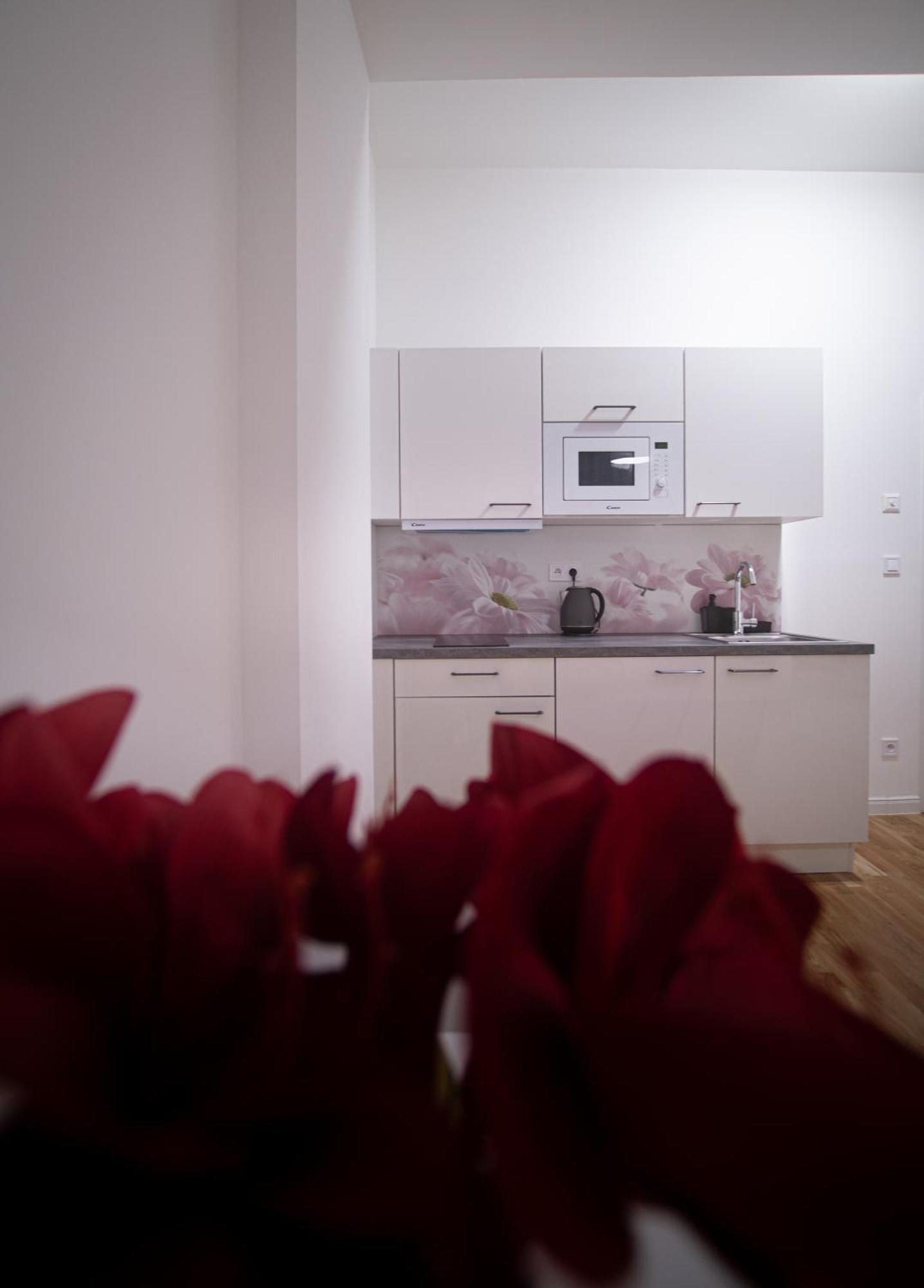 Helen New Chain Florenc Apartment *